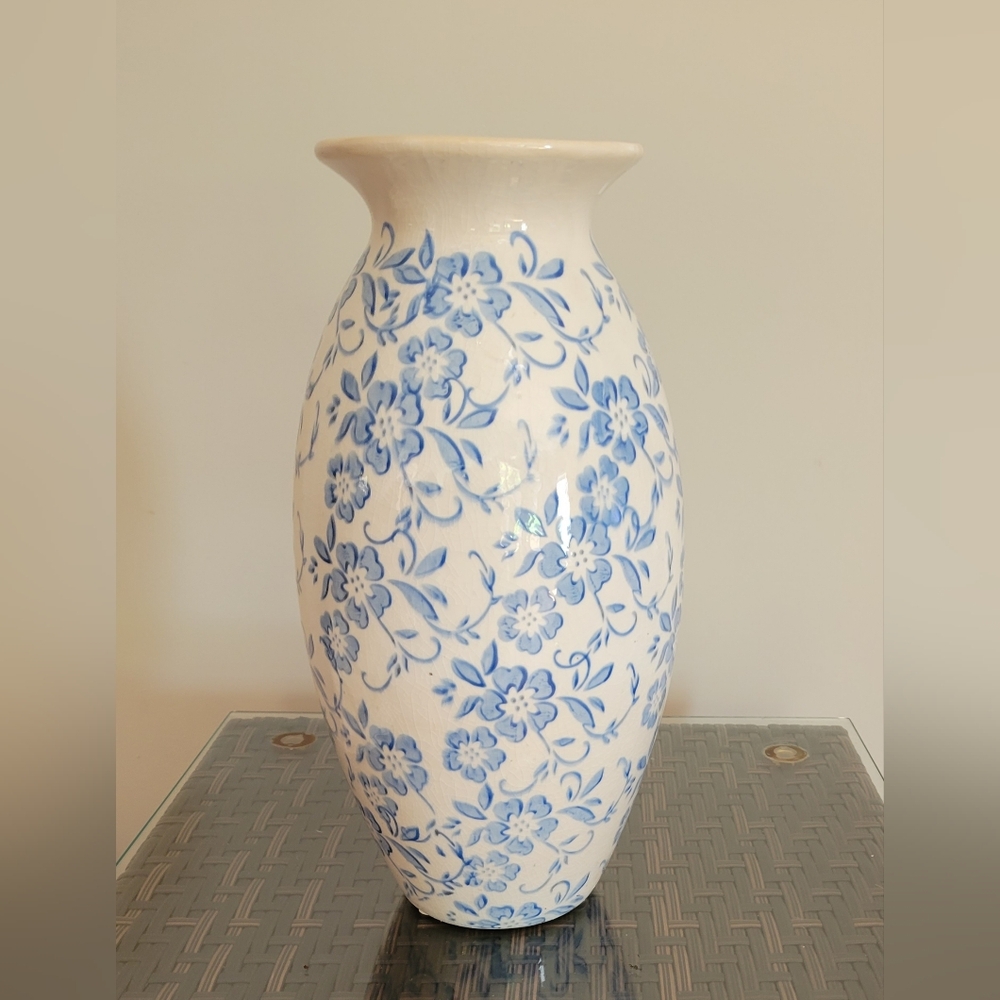 Elegant Blue Floral Ceramic Vase - Picture 1 of 5